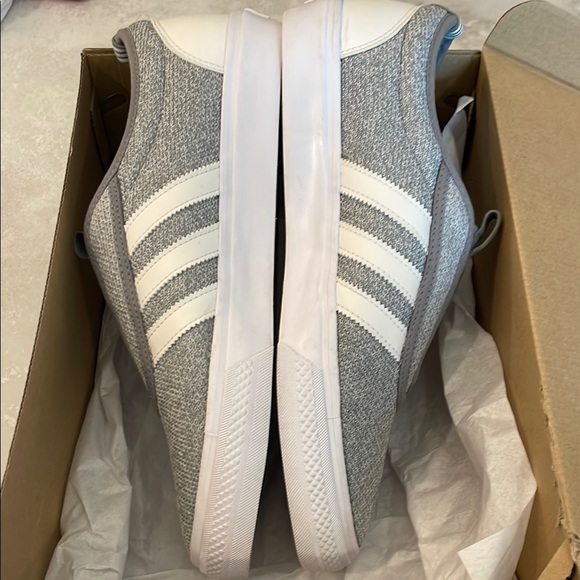 Adidas Adi-ease Kung-Fu Slip -on Gray and White Size 9US - Picture 5 of 6